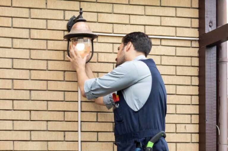 How to Choose Outdoor Wall Lights