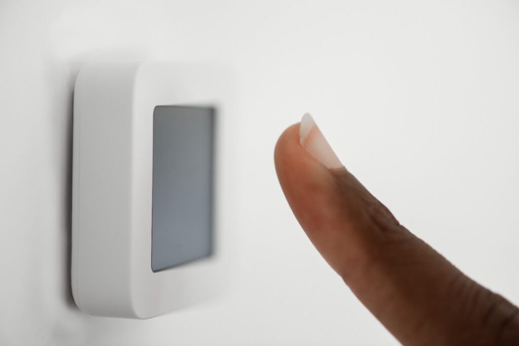 Should You Choose Wi-Fi, Zigbee, or Z-Wave Smart Switches?
