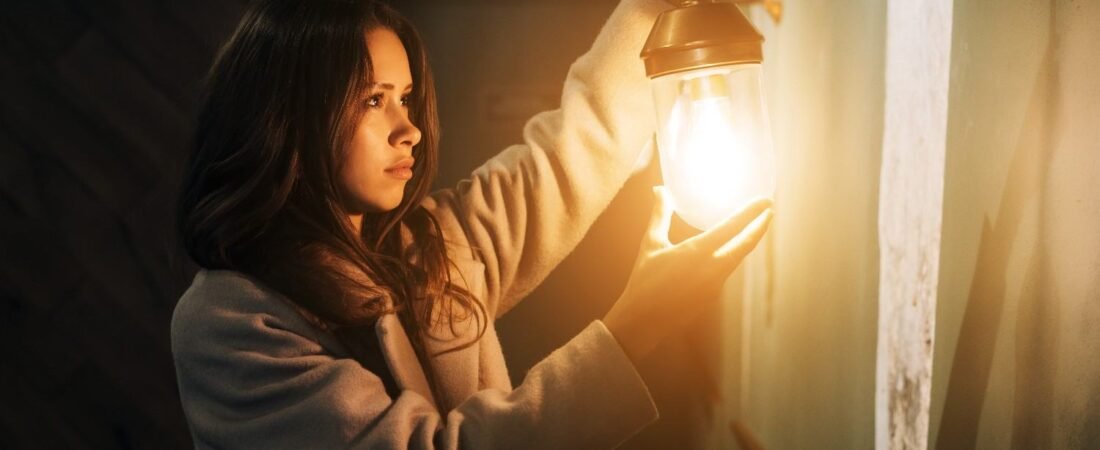 Why Dimmable LED Bulbs Flicker at Low Brightness: Causes and Fixes